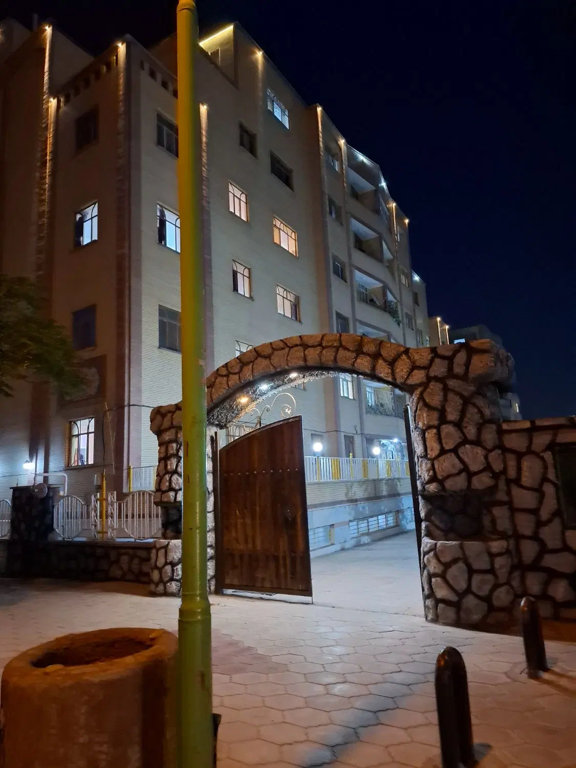 فروش آپارتمان دوخواب 98 متری B8 سند تکبرگ