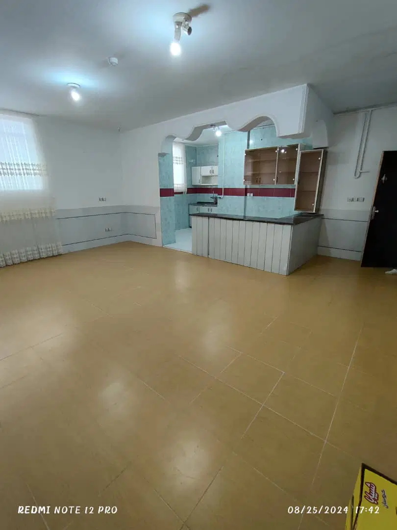 فروش آپارتمان دو خواب 93متری B7 تمیز (M1548)