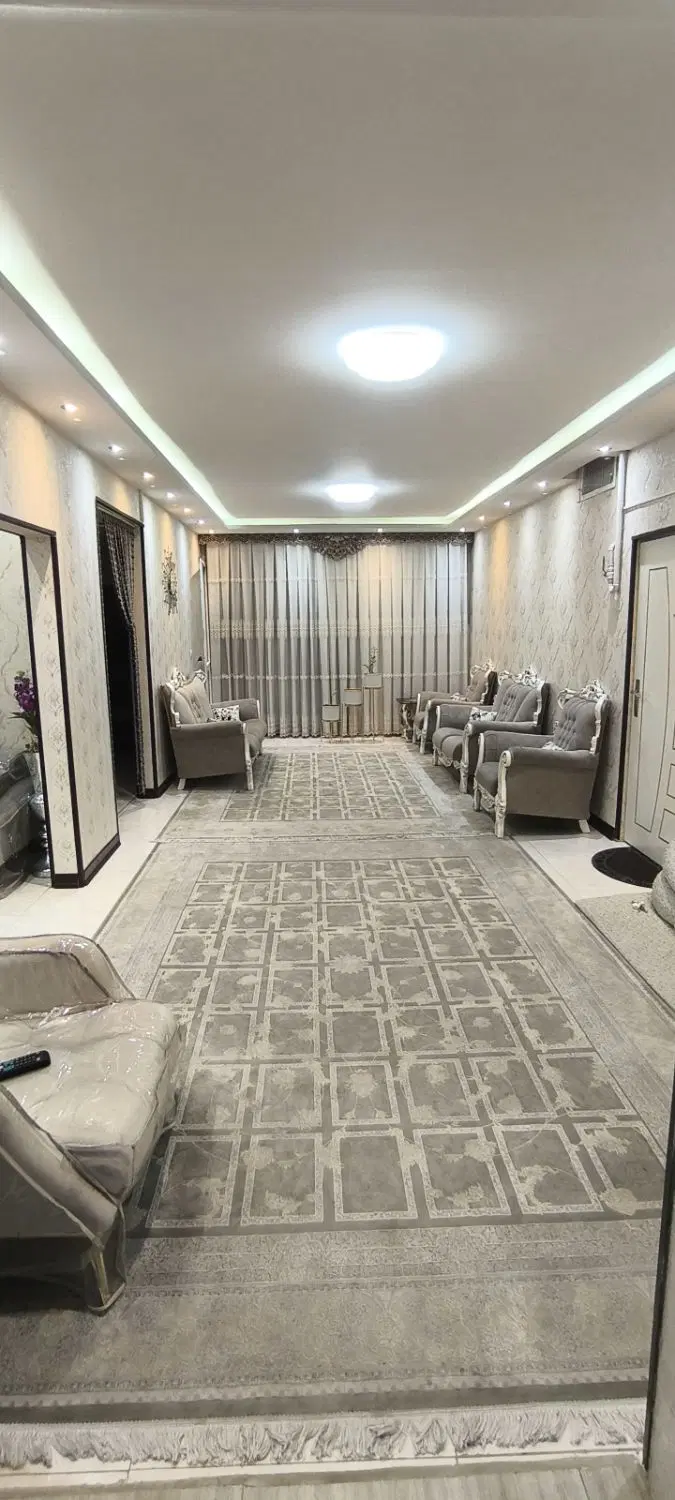 فروش آپارتمان دو خواب 120 متری B5 حمیدی شاد سند تکبرگ همکف (n3793)