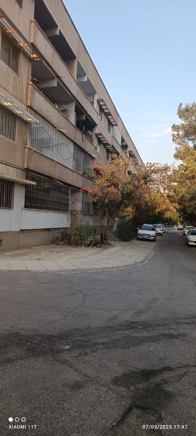 فروش اپارتمان سه خواب 134 متری B5 سند تکبرگ (n3670)