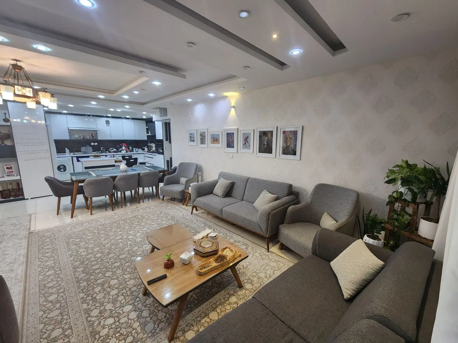 فروش آپارتمان سه خواب ۱۴۲ متری C5 برِ بلوار و فول امکانات (n4363)