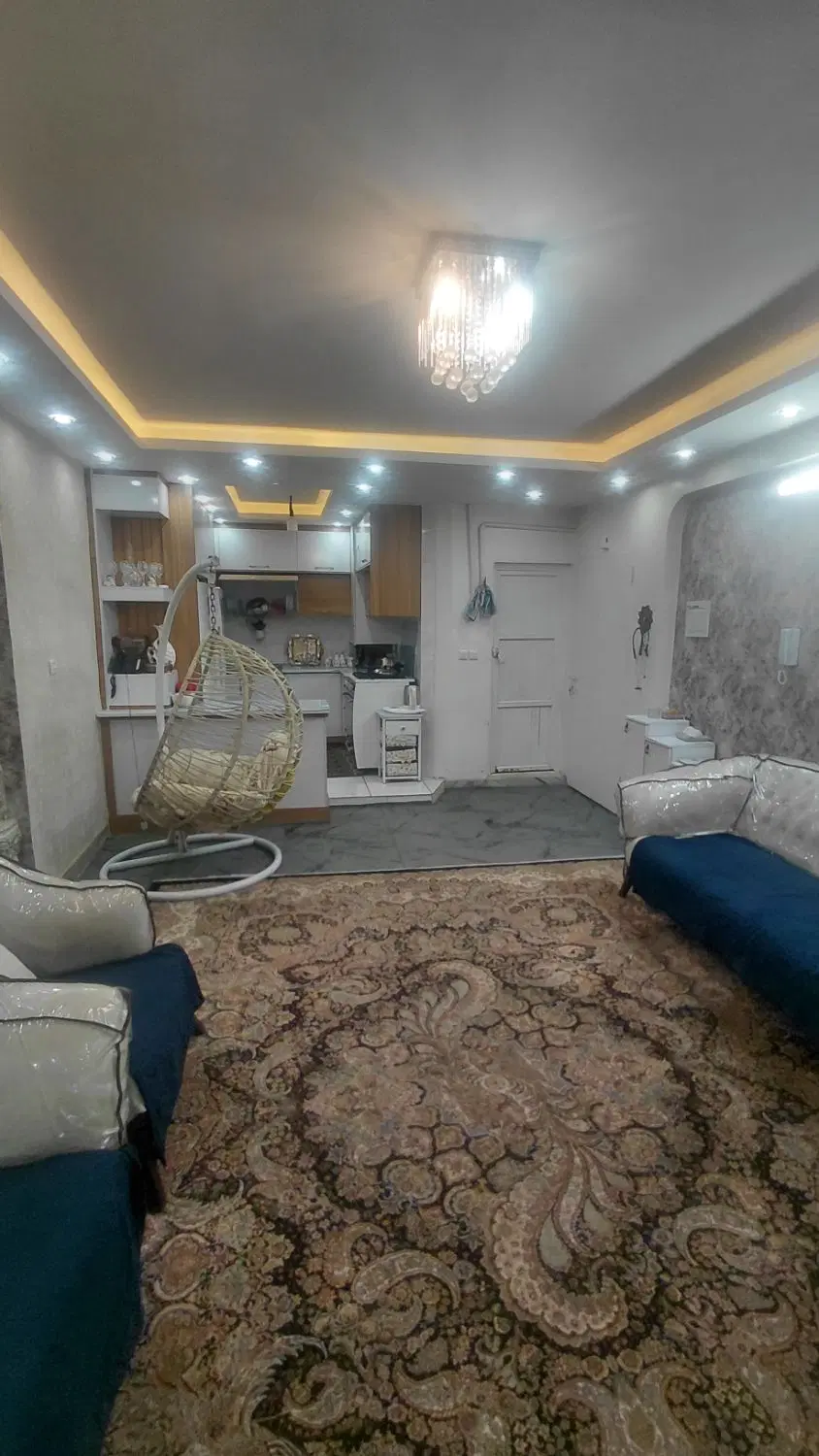 فروش آپارتمان دو خواب 85 متری B3 - سند تکبرگ لب بلوار استیجاری (n3751)