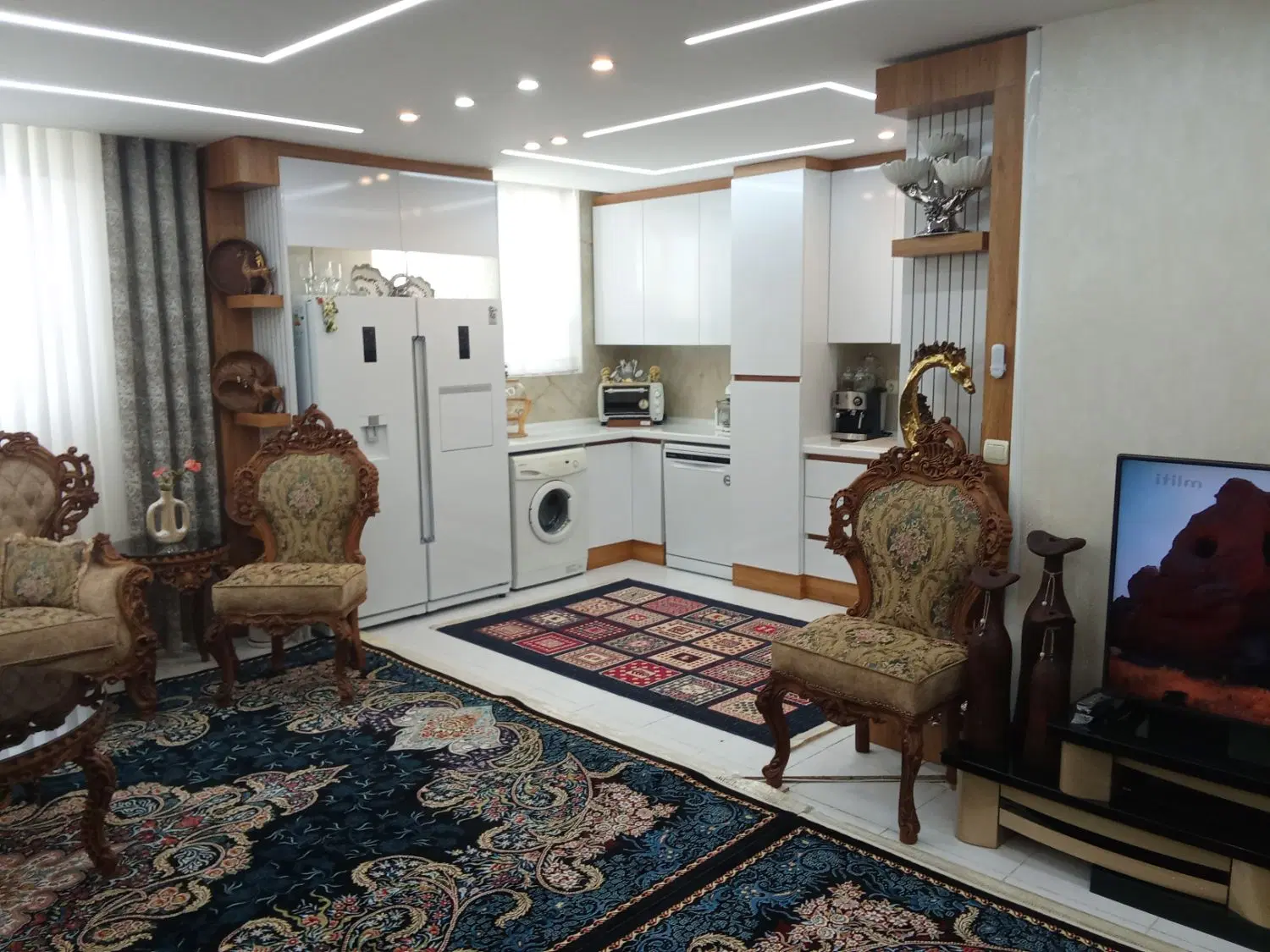 فروش آپارتمان دوخواب 90 متری B7 - سند تکبرگ (n4210)