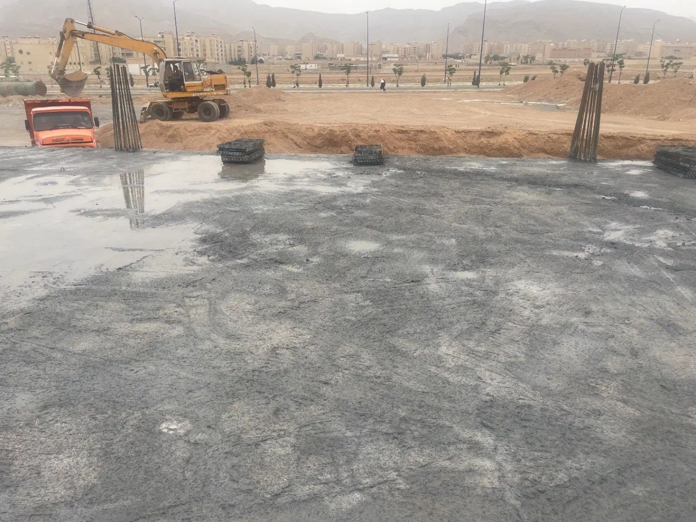 زمین دی ۶ دو نبش ۸۹۴ متر